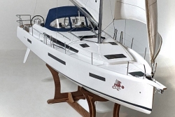 Jeanneau 440 - 19inch model